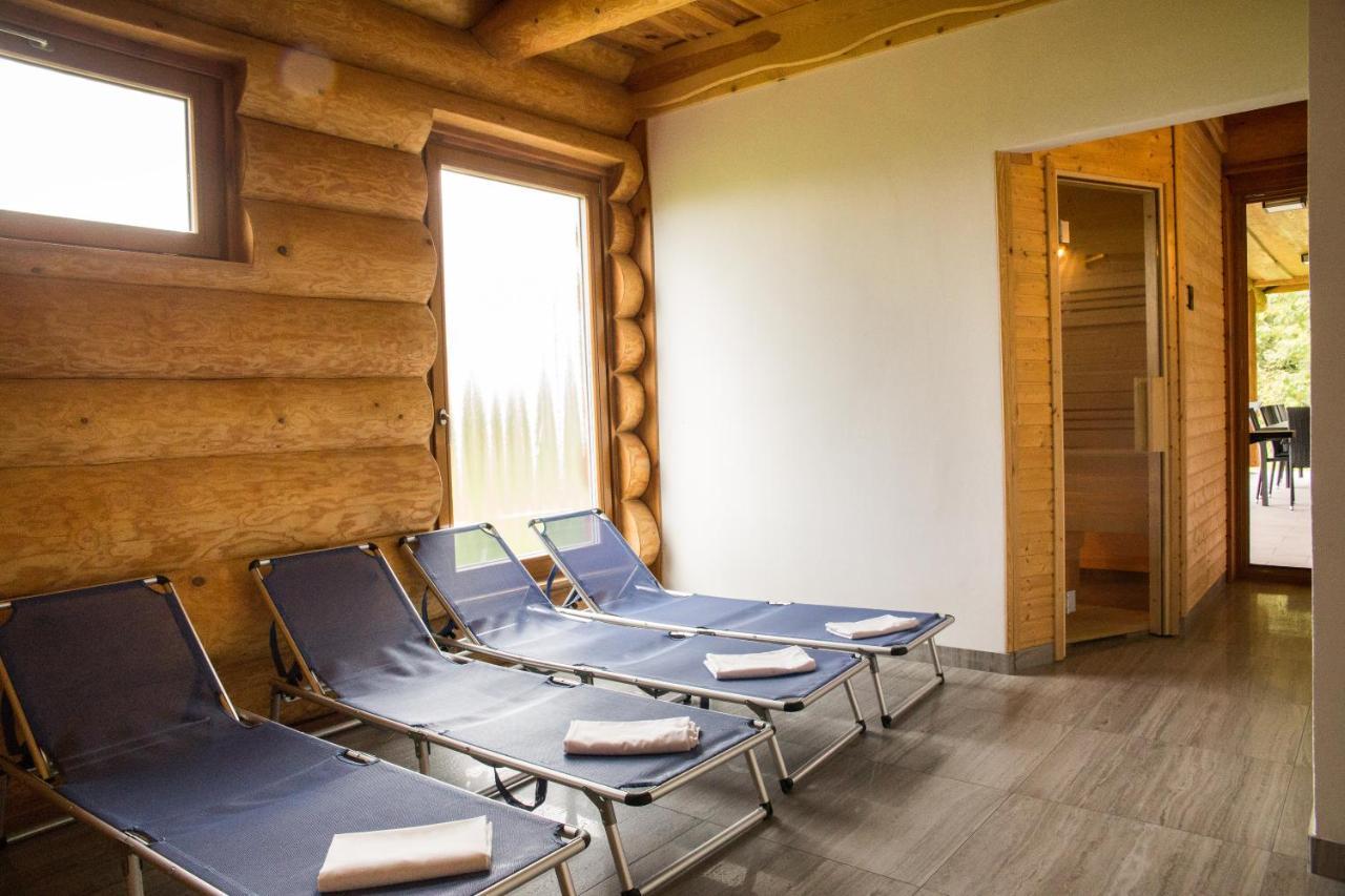 Luxusni Srub Az 24 Luzek - Sruby-Lipno Villa Frymburk Ngoại thất bức ảnh
