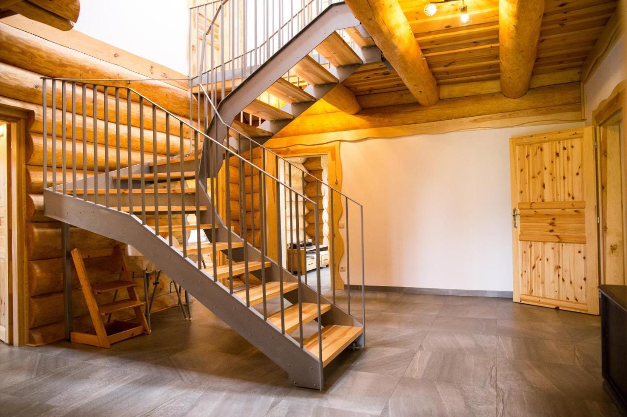 Luxusni Srub Az 24 Luzek - Sruby-Lipno Villa Frymburk Ngoại thất bức ảnh